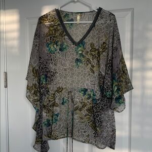 Chenault Floral V-Neck Kimono Top